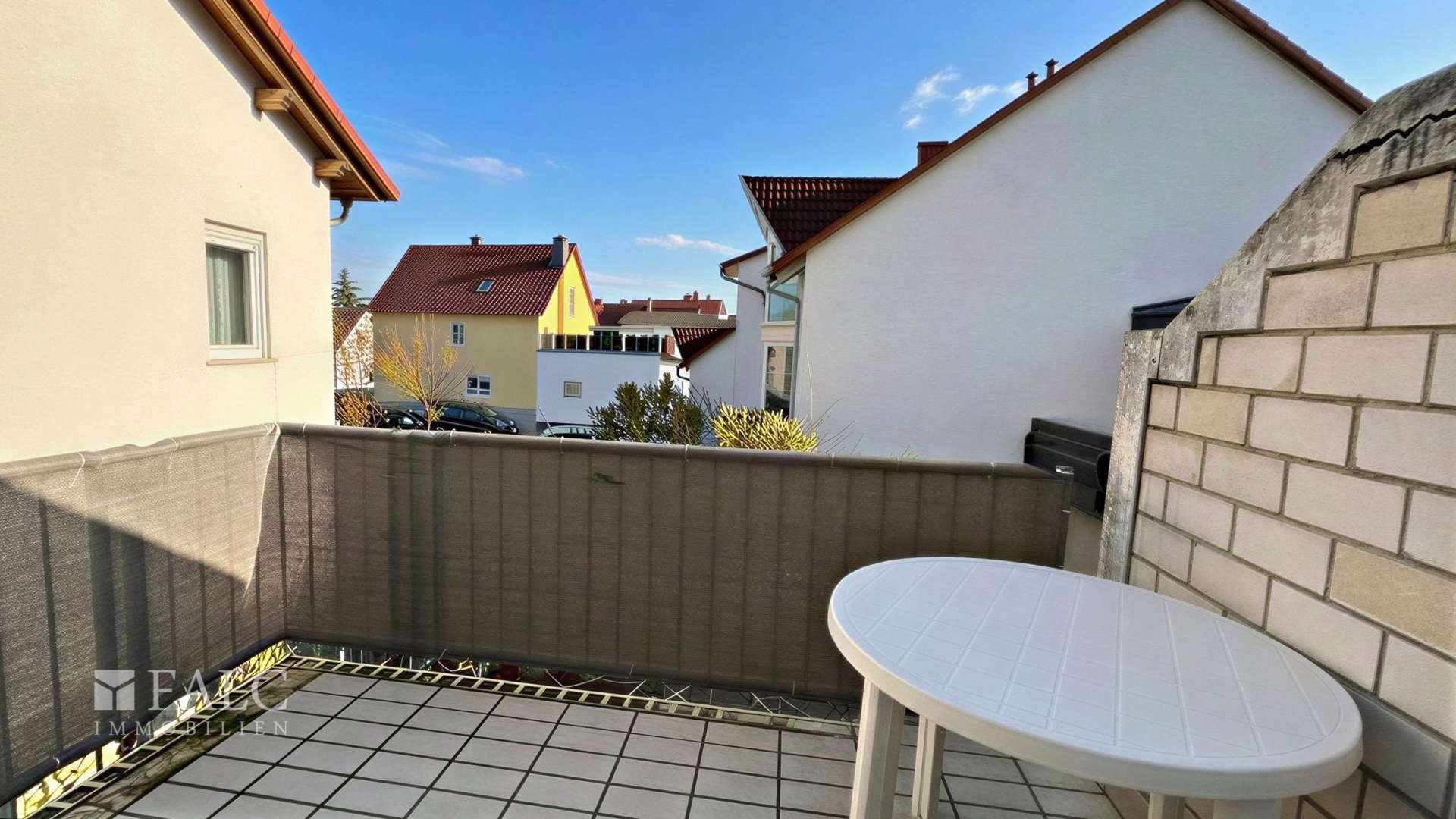 Balkon OG